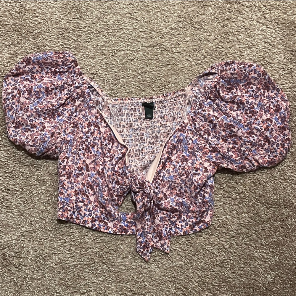 Floral puff shoulder crop top